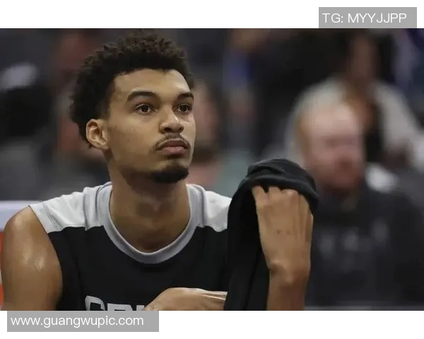 名记称文班亚马如外星人NBA近20年未见如此独特球员